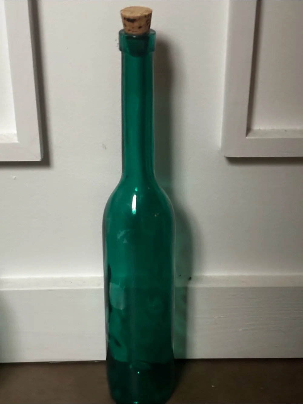 English Georgian green blown glass bottle-shape decanters set of 3